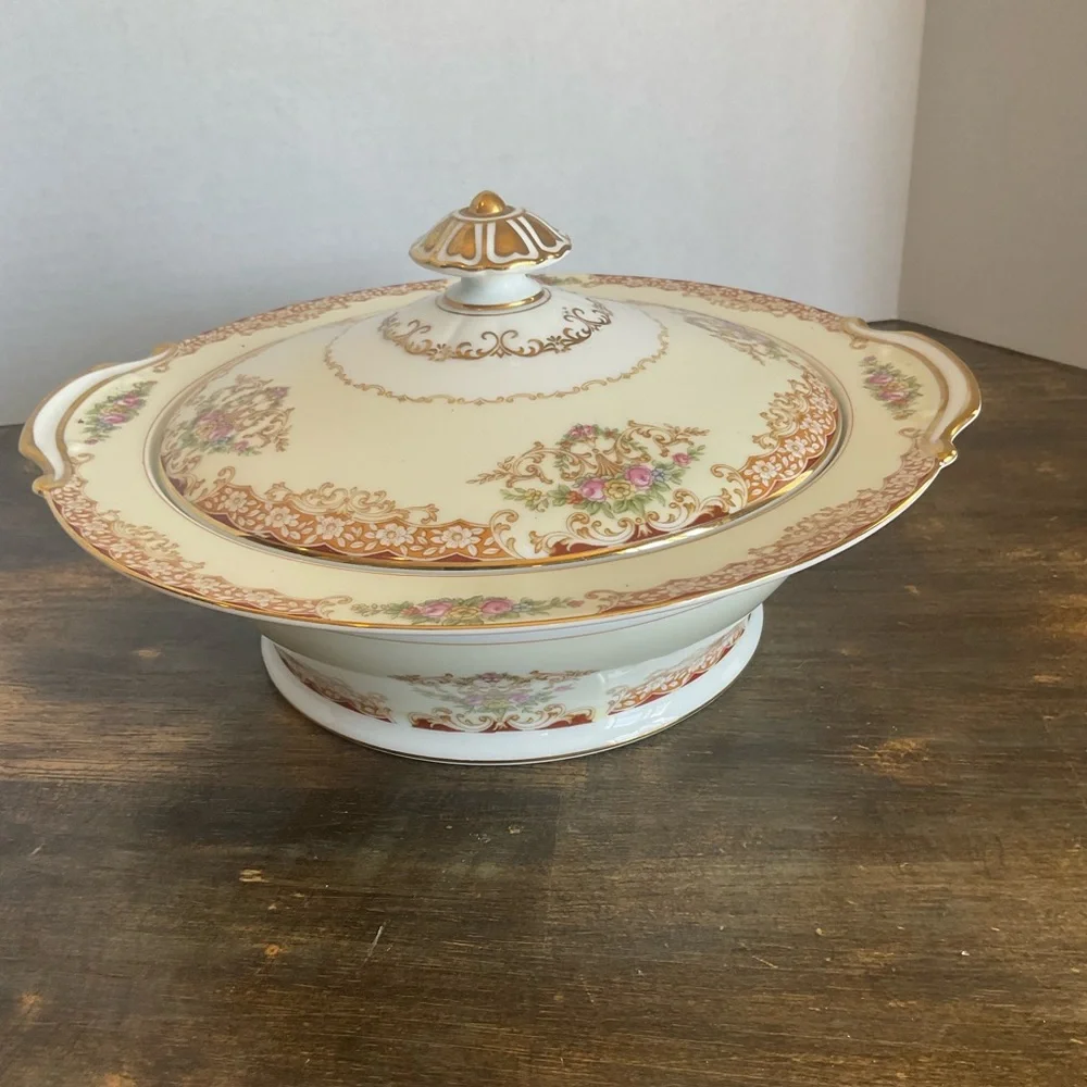 Noritake Rosebud 6002 round 10 Inch Elegant Floral Lidded Tureen Covered Dish